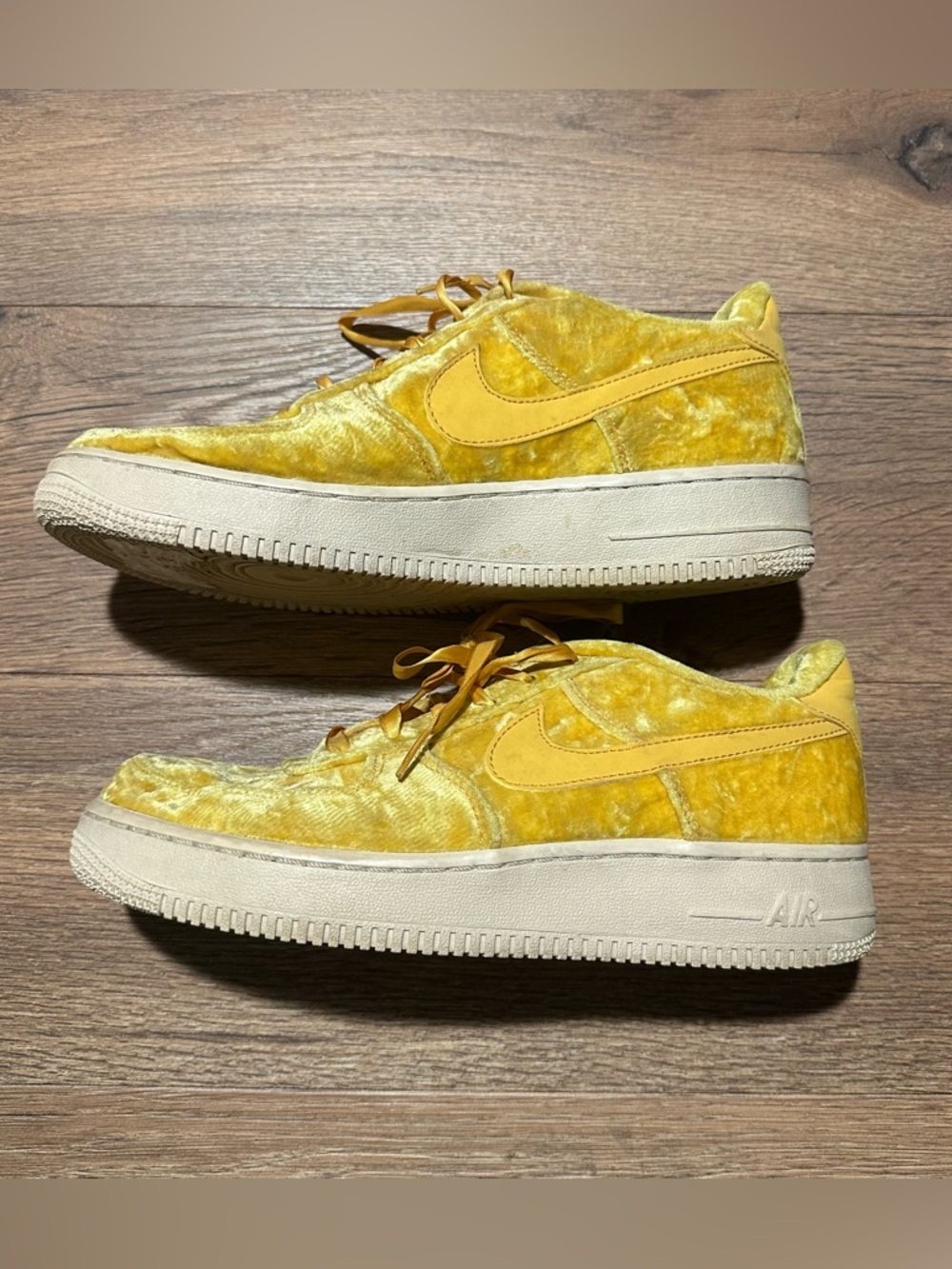 Nike Air Force 1 Low “Mineral Gold” Velvet GS Women’s Size US 7Y